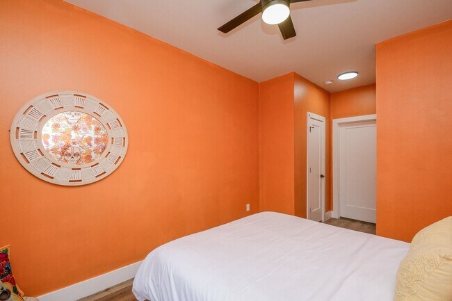 Building Photo - 1504 Evelyn St