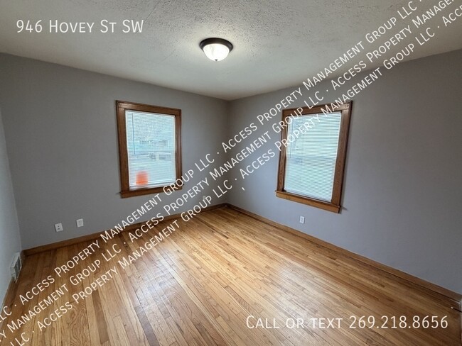 Building Photo - 946 Hovey St SW