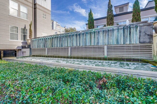 Building Photo - Large Santa Clara 1 Bedroom Condo in River...