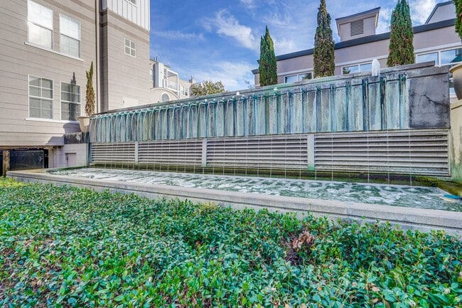 Building Photo - Large Santa Clara 1 Bedroom Condo in Rivermark Area