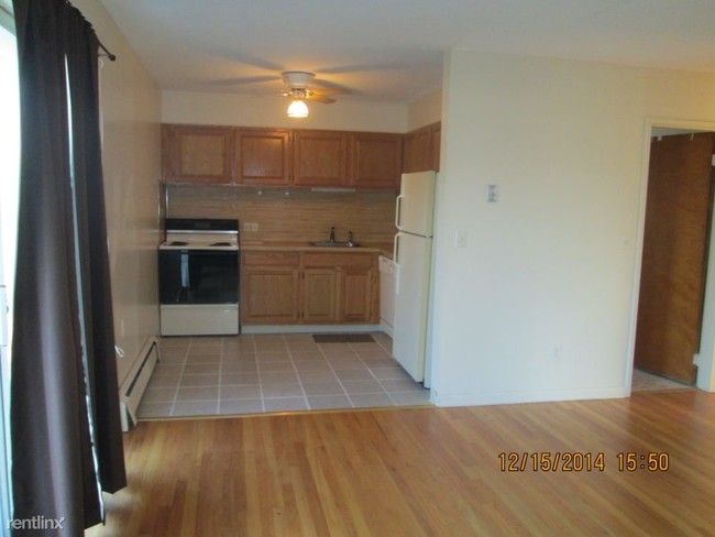 2 Bedroom Pondview - Pond View Apartments