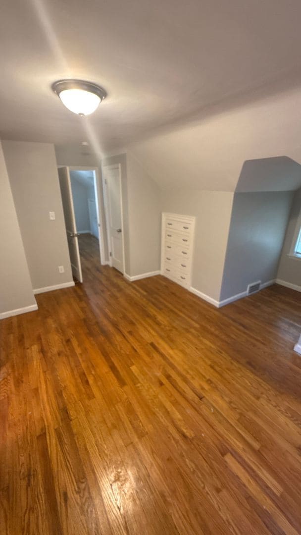 Building Photo - Single family