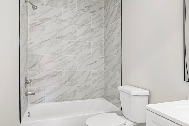 Building Photo - 1166 Melrose St