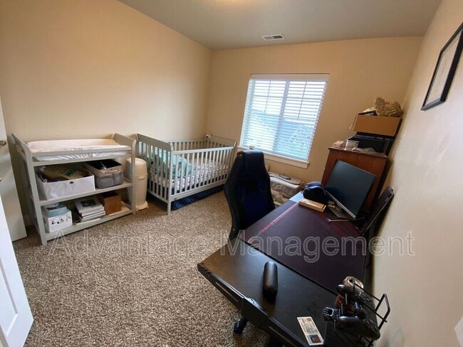 Building Photo - 887 Independence Ave