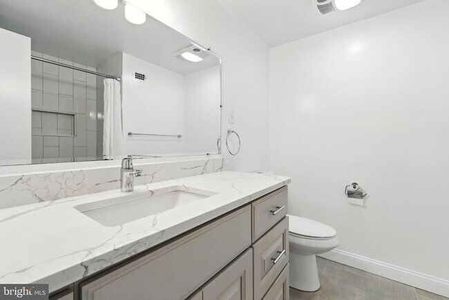 Building Photo - 3705 S George Mason Dr