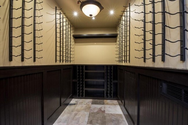 Building Photo - 2170 Heathermoor Hill Dr NE