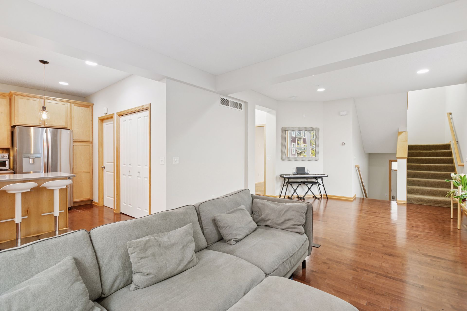 Building Photo - 10749 Falling Water Ln