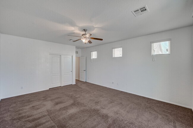 Building Photo - Lantern Gardens