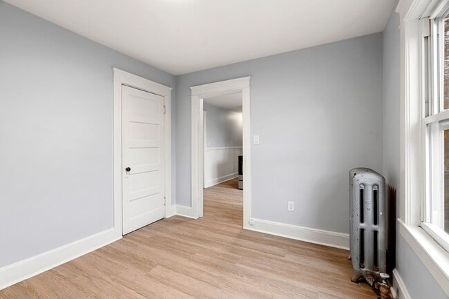 Building Photo - 1281 Middlesex St