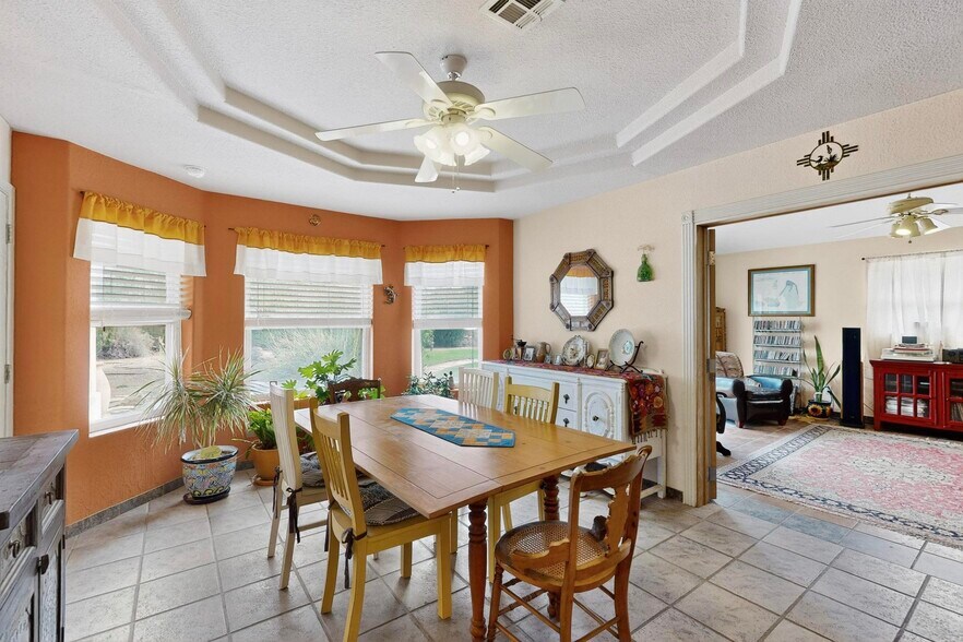 Building Photo - 2004 Vista Lejano