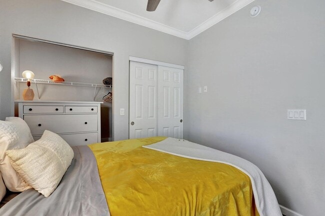 Building Photo - 10701 S Ocean Dr