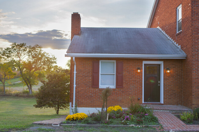 Building Photo - 6508 Sharpsburg Pike