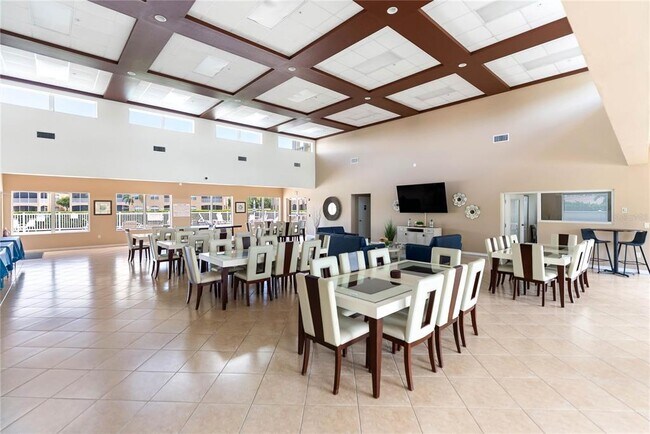 Building Photo - 6616 7th Ave Cir W