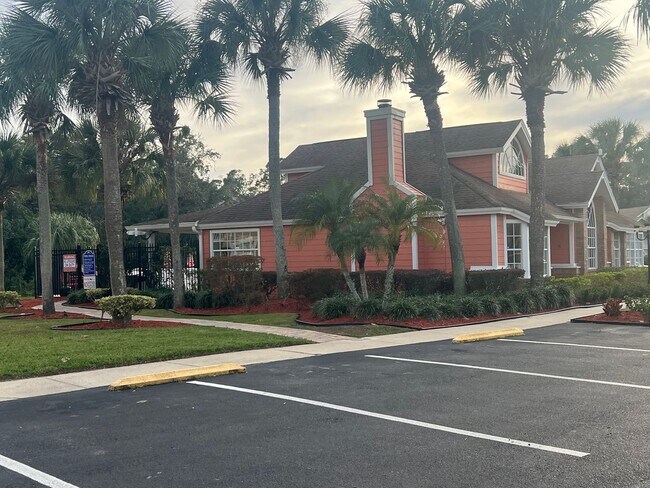 Building Photo - 2456 Sweetwater Club Cir