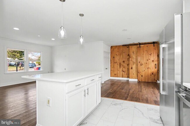 Building Photo - 312 E Gordon St