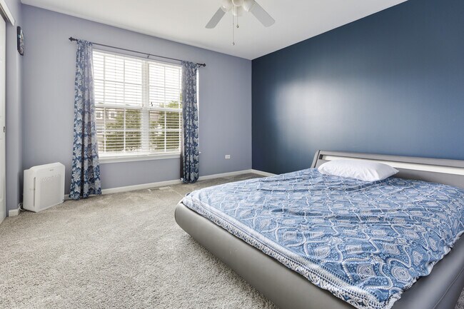 Building Photo - 460 Vaughn Cir