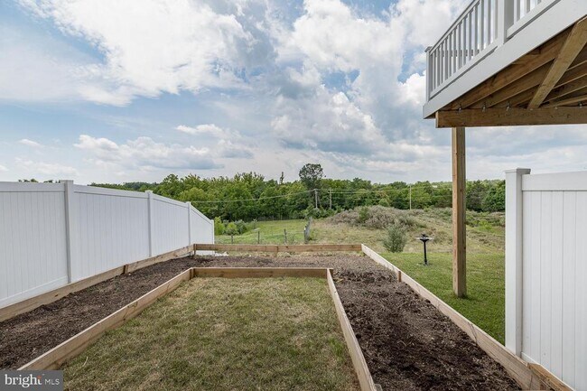 Building Photo - 227 Schramm Lp