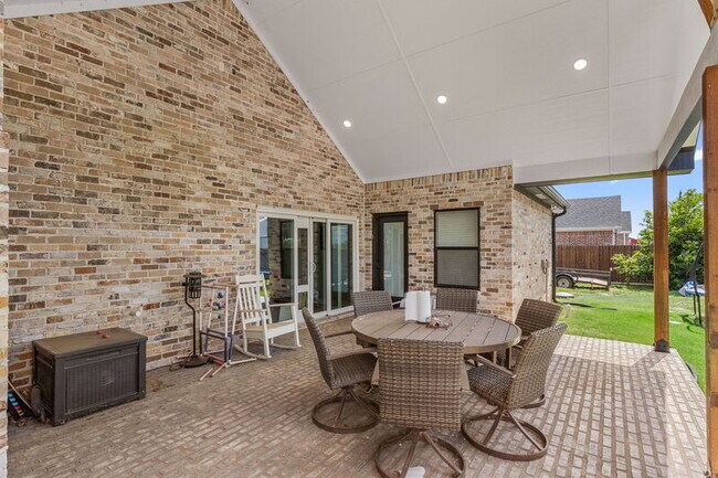 Building Photo - 304 Mariners Wy