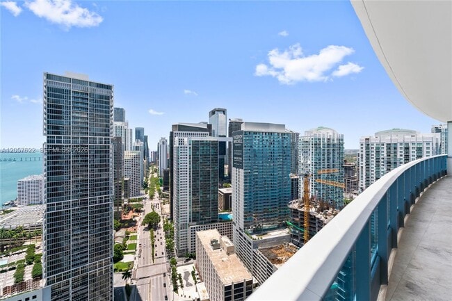 Building Photo - 200 Biscayne Blvd Way