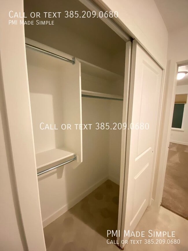 Building Photo - Clear and Bright, Newer Townhome in Rivert...