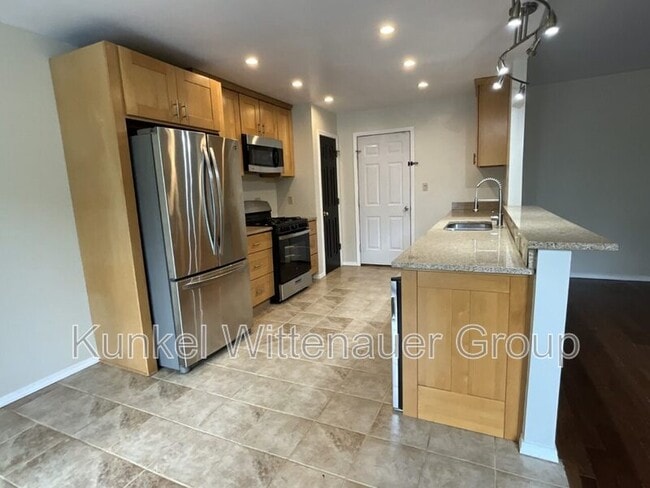 Building Photo - 2746 Brookrun Dr