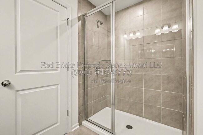 Building Photo - 13027 Rover St