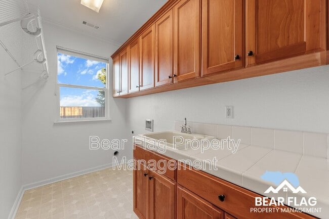 Building Photo - 801 Auburn Woods Ct