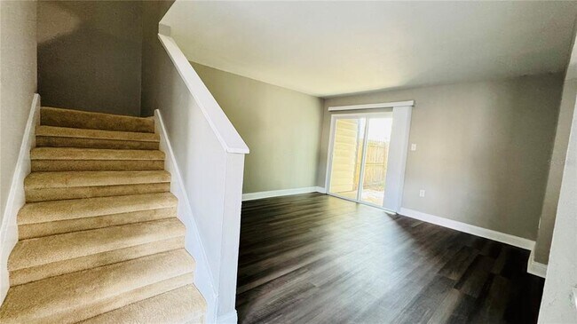 Building Photo - 4016 Woodfern Dr