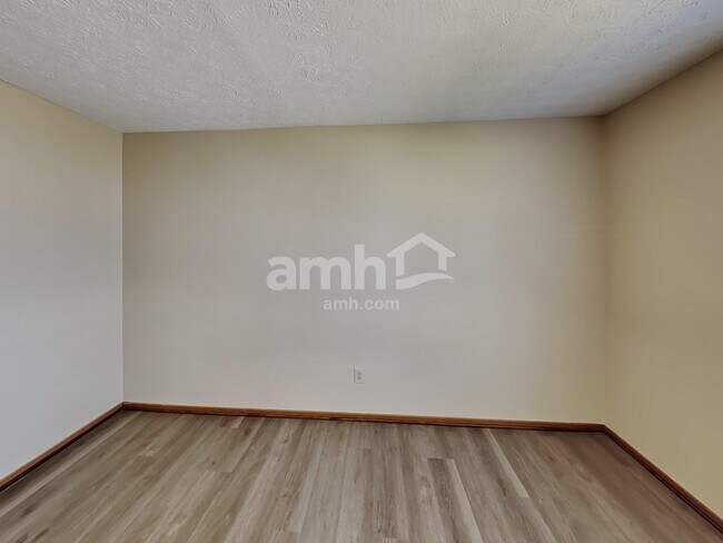 Building Photo - 5486 Avonhurst Ct