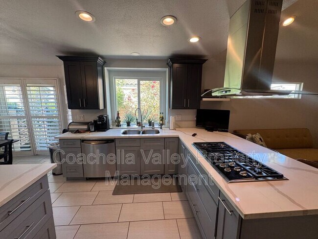 Building Photo - 43584 Via Magellan Dr