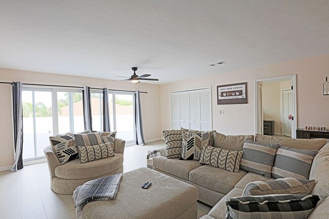 Building Photo - 11921 Seabreeze Cove Ln
