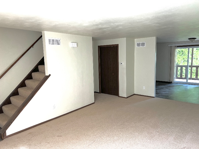 Building Photo - 52 Soltis Drive