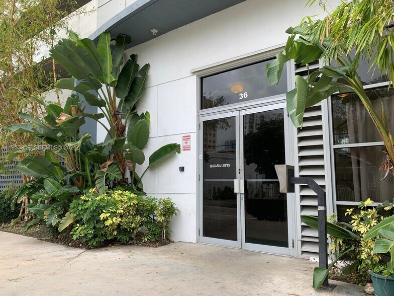 Building Photo - 36 NW 6th Ave