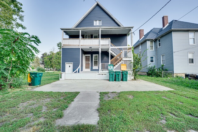 Building Photo - 355 Union St