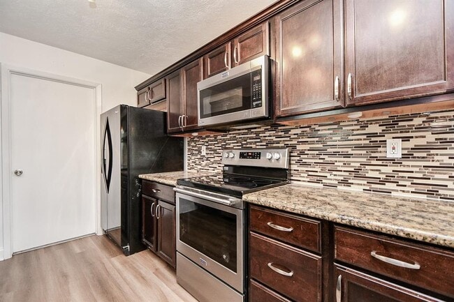 Building Photo - 6622 Kearney Dr