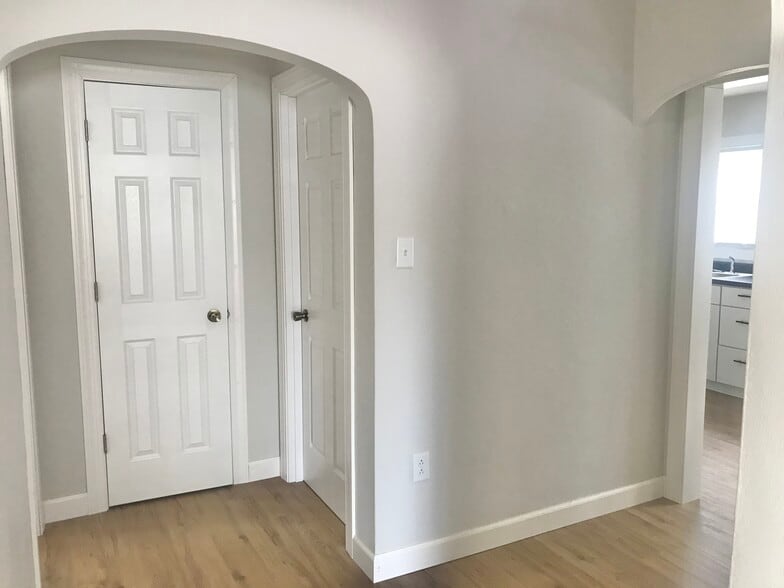 Hallway Area - 217 Lane St