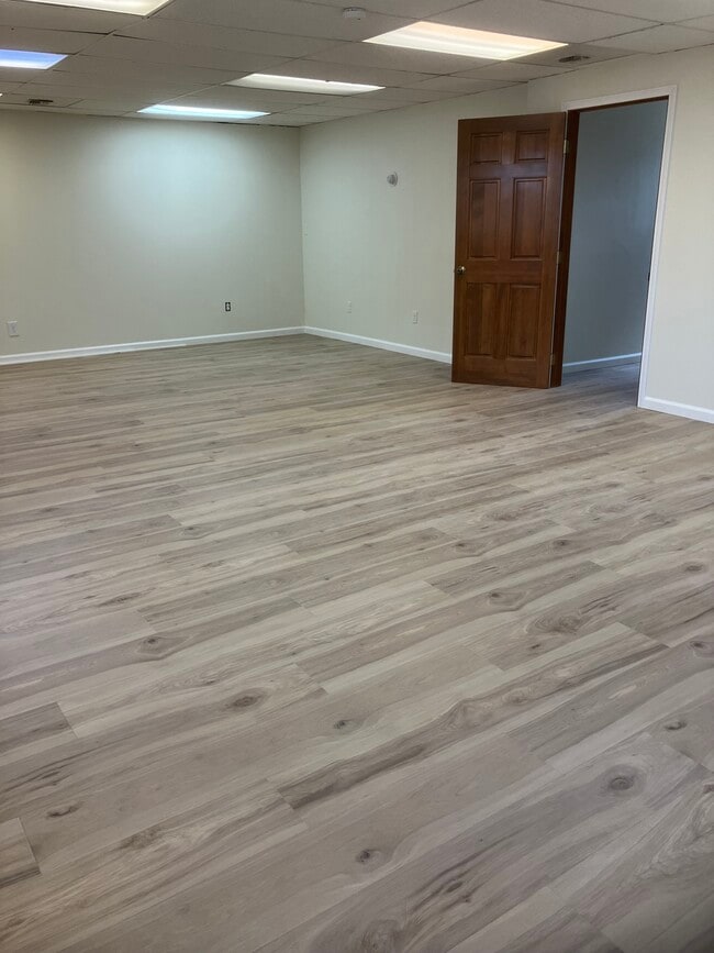 Primary Photo - Sweet Thursday LLC/Crown Building