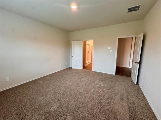 Building Photo - 3917 Oakcrest Ln