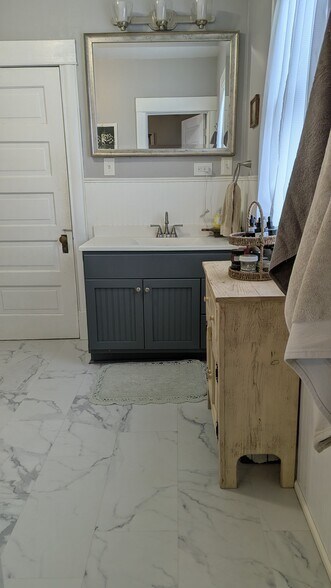 Building Photo - 1534 Jefferson St NE