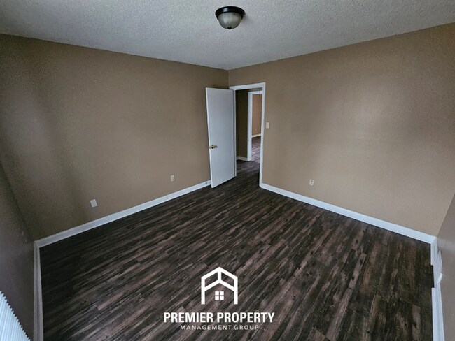 Building Photo - 6386 Midsummer Way