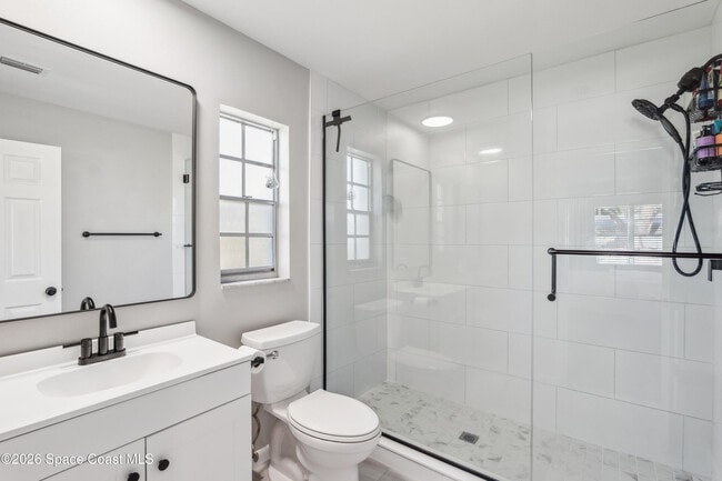 Building Photo - 591 Ponderosa St