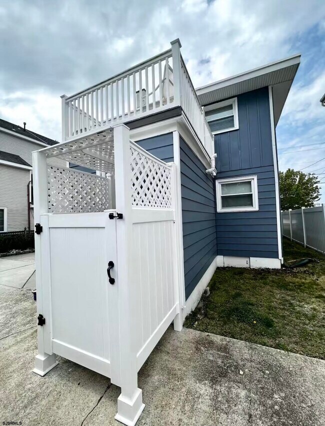 Building Photo - 512 W Brigantine Ave