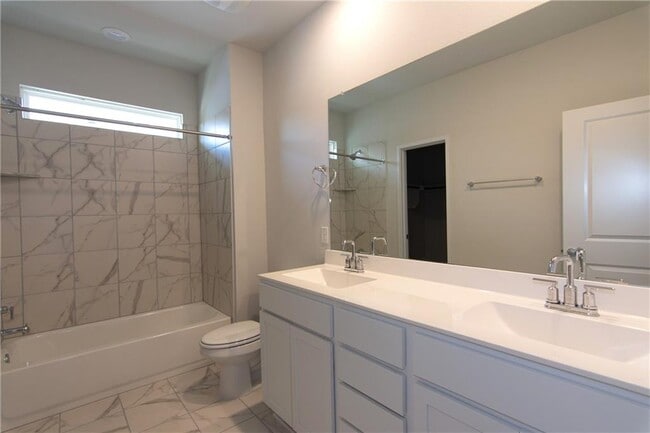 Building Photo - 391 W South St