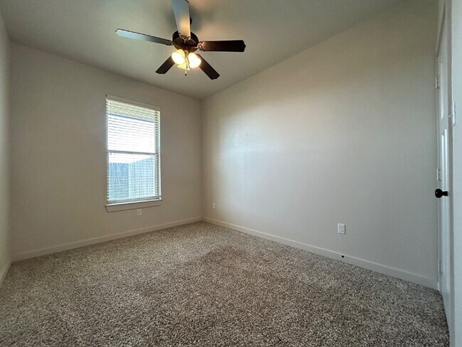 Building Photo - A 2 Bedroom, 2 Bath waiting to be called y...