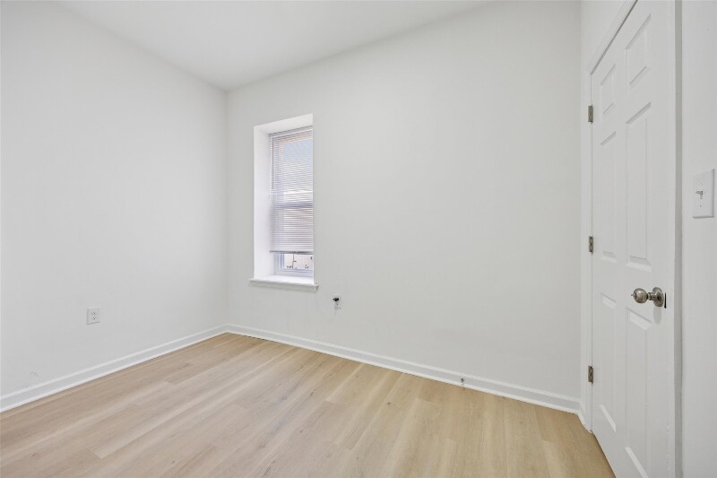 Building Photo - 1742 Edgley St