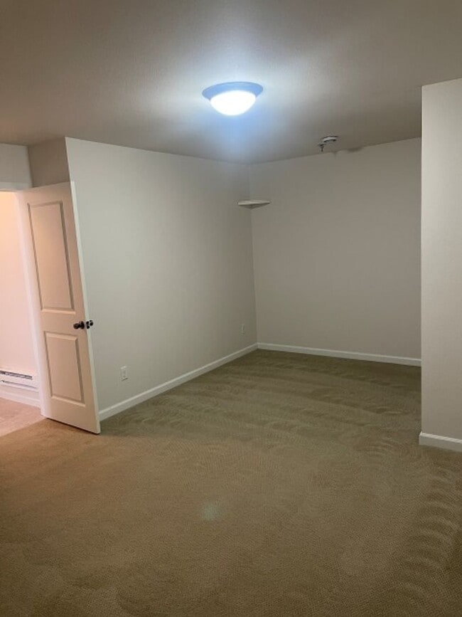 Building Photo - 3bd/2.5ba Lynnwood Townhome