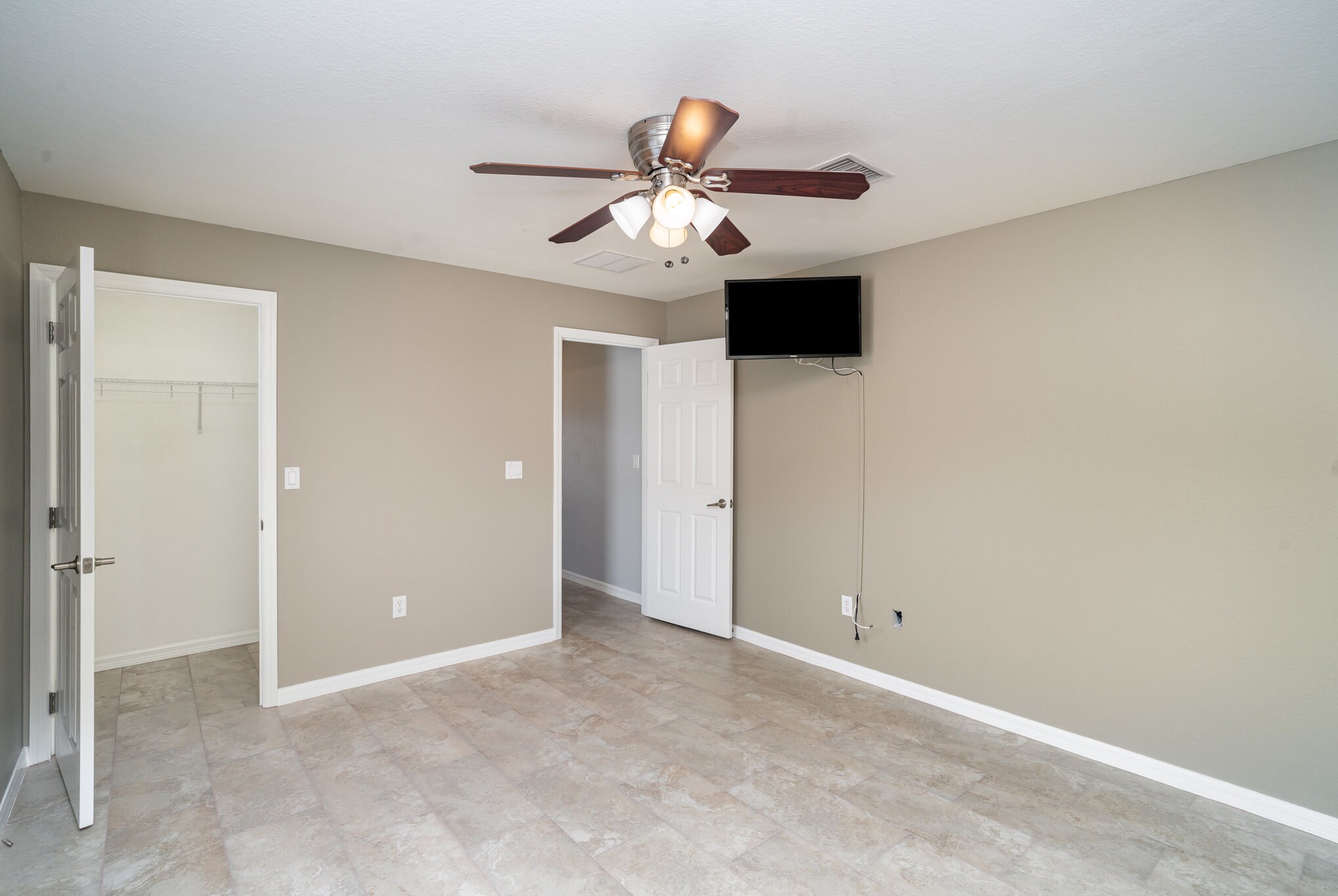 Building Photo - 10833 Standing Stone Dr