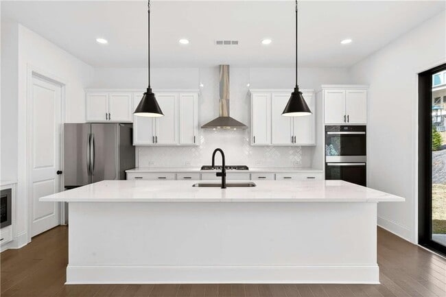 Building Photo - 395 Tillman Pass