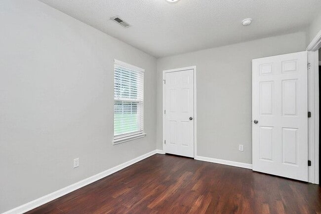 Building Photo - Updated 3BD/2BA Ranch Home in McDowell Mea...
