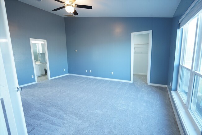 Building Photo - 2716 Chenevert St